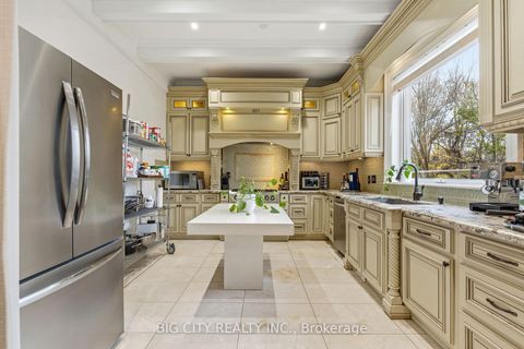 Photo 8 at 65 Oakfield Drive, Queensway, Toronto