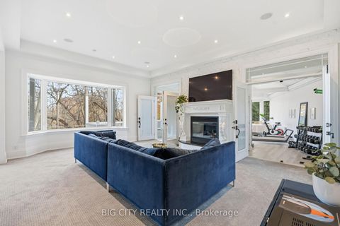 Photo 9 at 65 Oakfield Drive, Queensway, Toronto