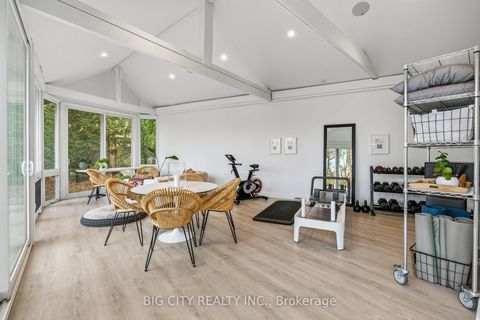 Photo 12 at 65 Oakfield Drive, Queensway, Toronto