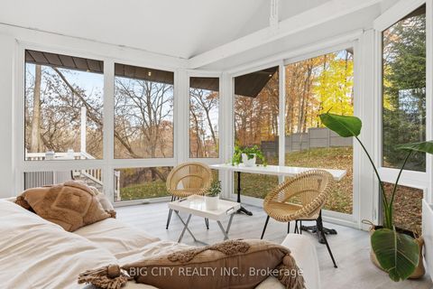 Photo 13 at 65 Oakfield Drive, Queensway, Toronto