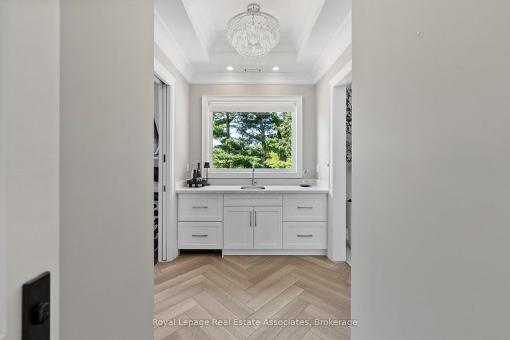 Photo 18 at 1067 Jerseyville Road W, Ancaster, Hamilton