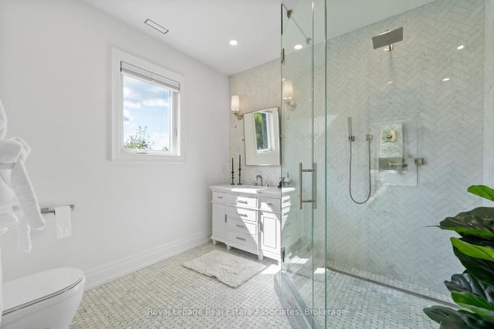 Photo 26 at 1067 Jerseyville Road W, Ancaster, Hamilton