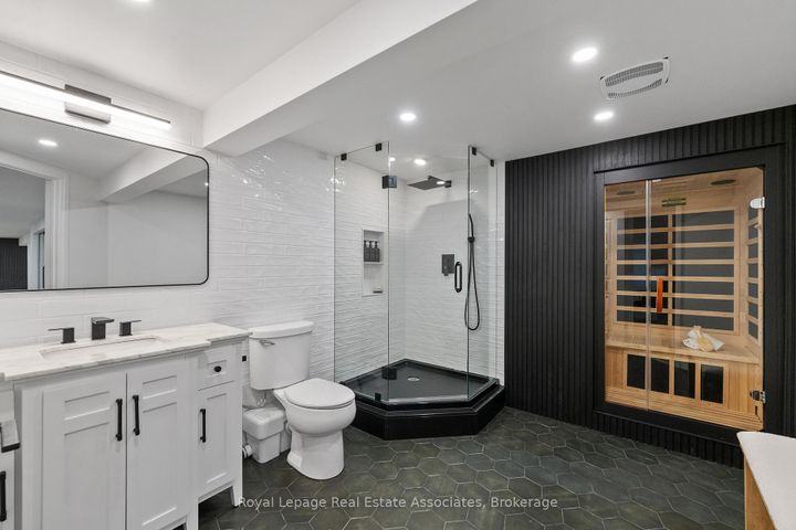 Photo 32 at 1067 Jerseyville Road W, Ancaster, Hamilton