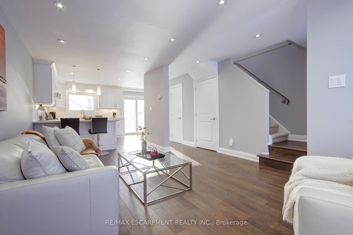 Photo 1 at 214 Ross Lane, RO River Oaks, Oakville