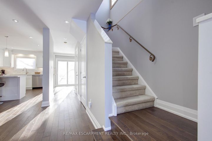 Photo 5 at 214 Ross Lane, RO River Oaks, Oakville