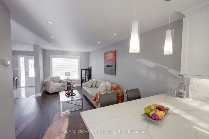 Photo 17 at 214 Ross Lane, RO River Oaks, Oakville