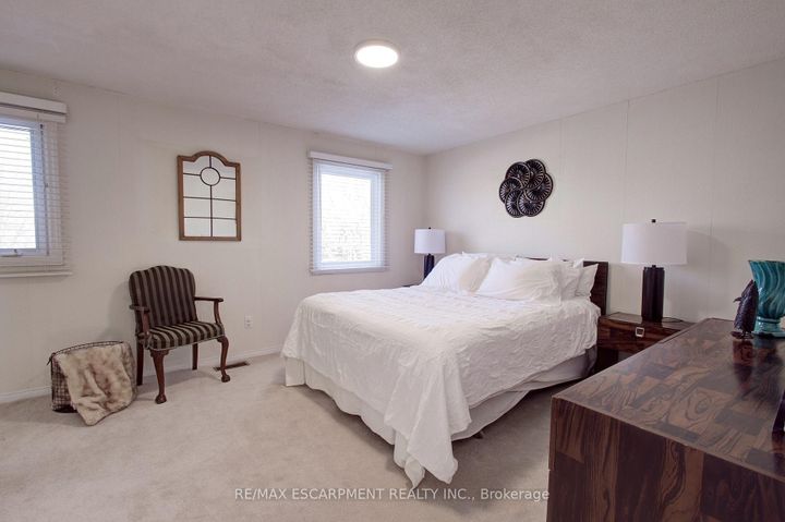 Photo 24 at 214 Ross Lane, RO River Oaks, Oakville