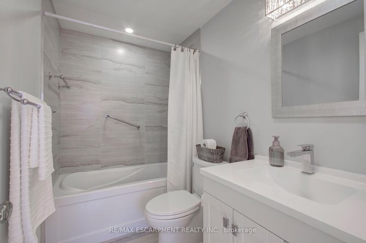 Photo 27 at 214 Ross Lane, RO River Oaks, Oakville