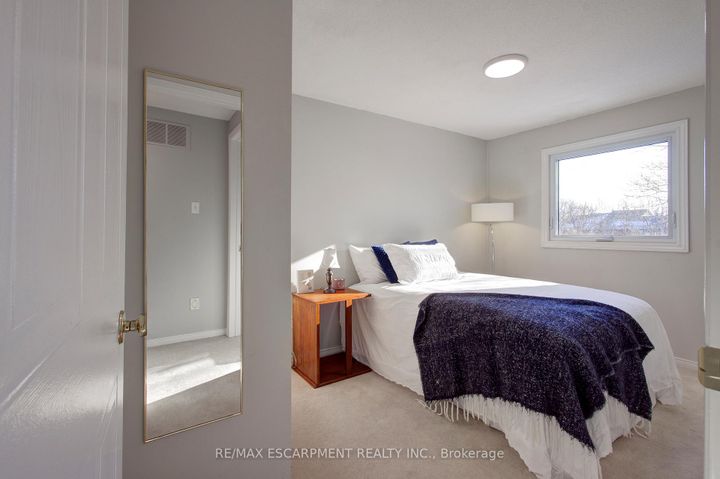 Photo 28 at 214 Ross Lane, RO River Oaks, Oakville