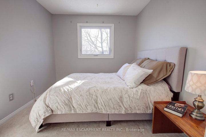 Photo 29 at 214 Ross Lane, RO River Oaks, Oakville