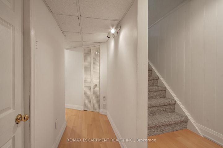 Photo 30 at 214 Ross Lane, RO River Oaks, Oakville