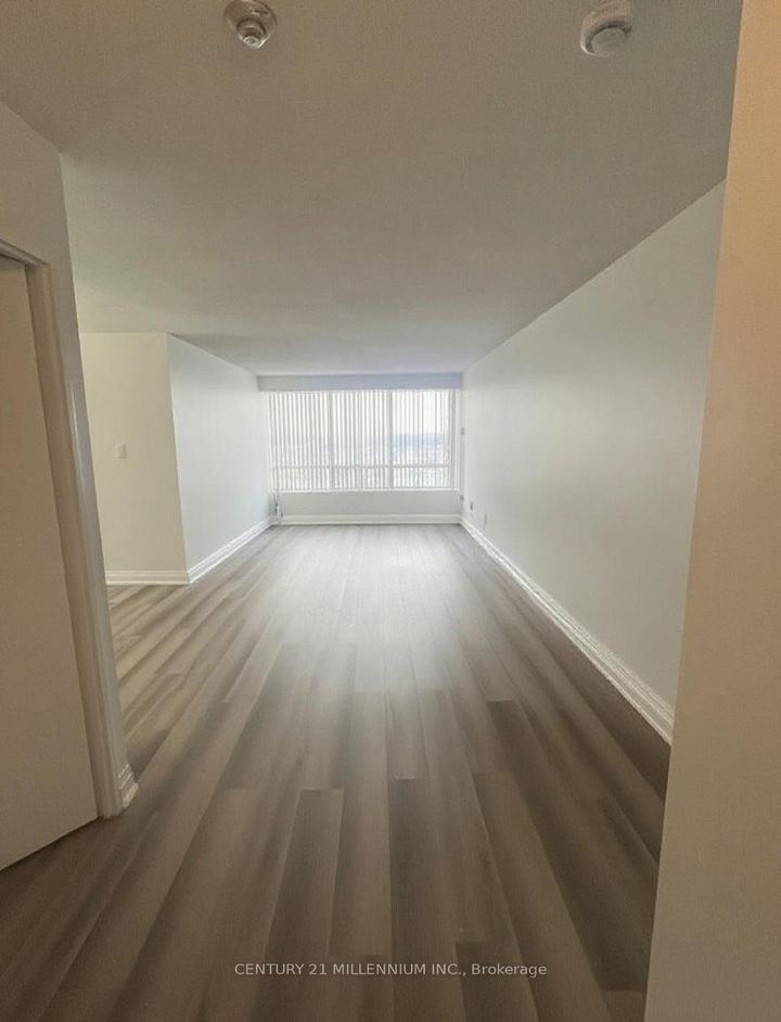 Photo 1 at 1605 - 26 Hanover Road, Queen Street Corridor, Brampton