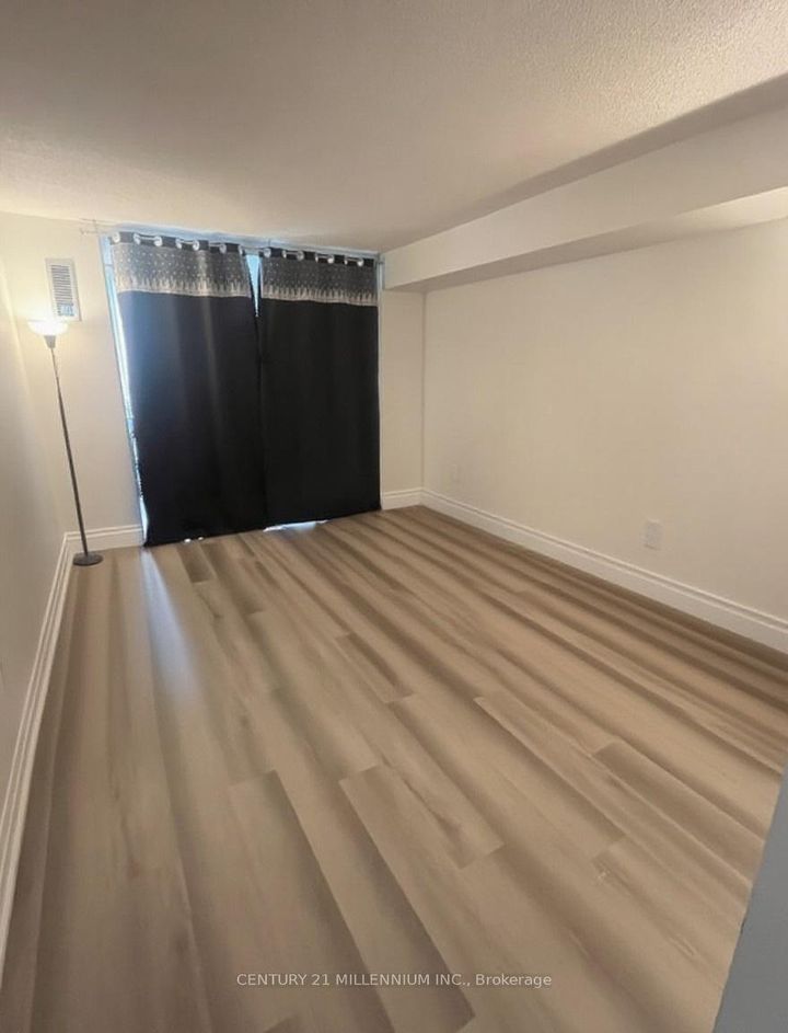 Photo 7 at 1605 - 26 Hanover Road, Queen Street Corridor, Brampton