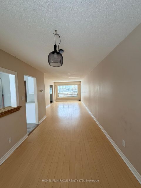 Photo 7 at 1391 Fenelon Crescent, Lakeview, Oshawa