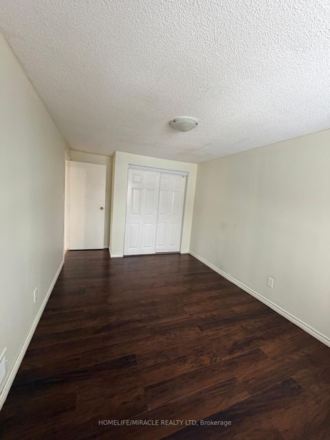 Photo 9 at 1391 Fenelon Crescent, Lakeview, Oshawa