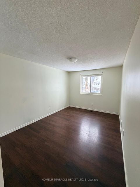 Photo 10 at 1391 Fenelon Crescent, Lakeview, Oshawa