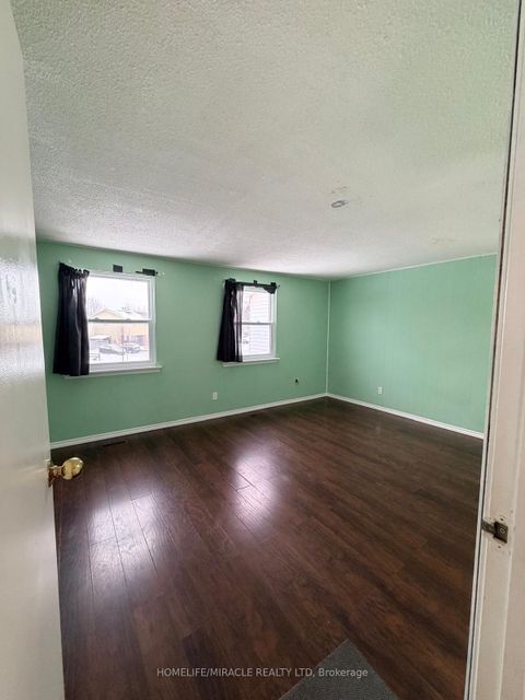 Photo 11 at 1391 Fenelon Crescent, Lakeview, Oshawa