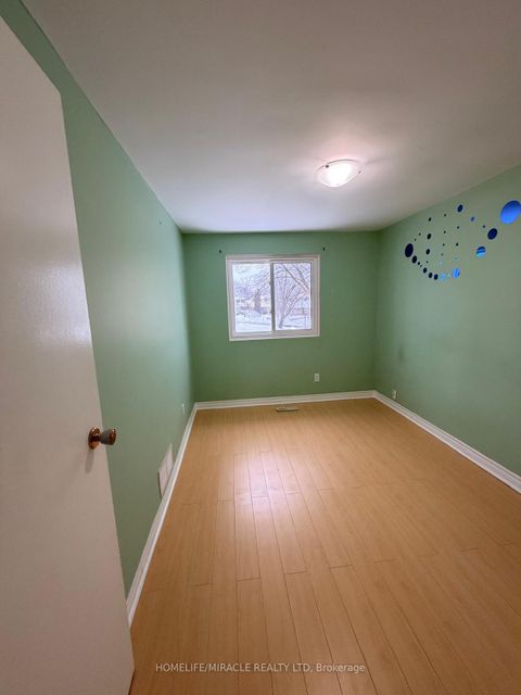 Photo 12 at 1391 Fenelon Crescent, Lakeview, Oshawa