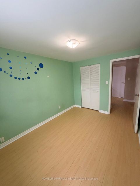 Photo 13 at 1391 Fenelon Crescent, Lakeview, Oshawa