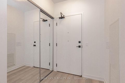 Photo 7 at 2517 - 10 Abeja Street, Concord, Vaughan