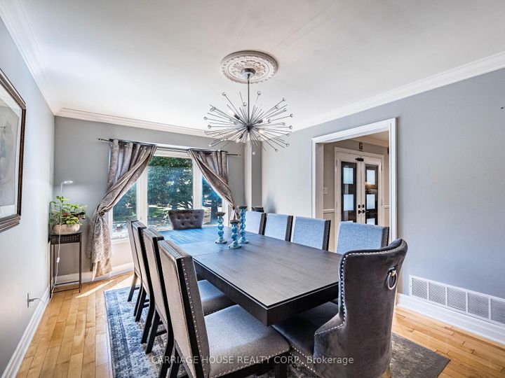 Photo 3 at 16 Stowe Court, Heart Lake West, Brampton