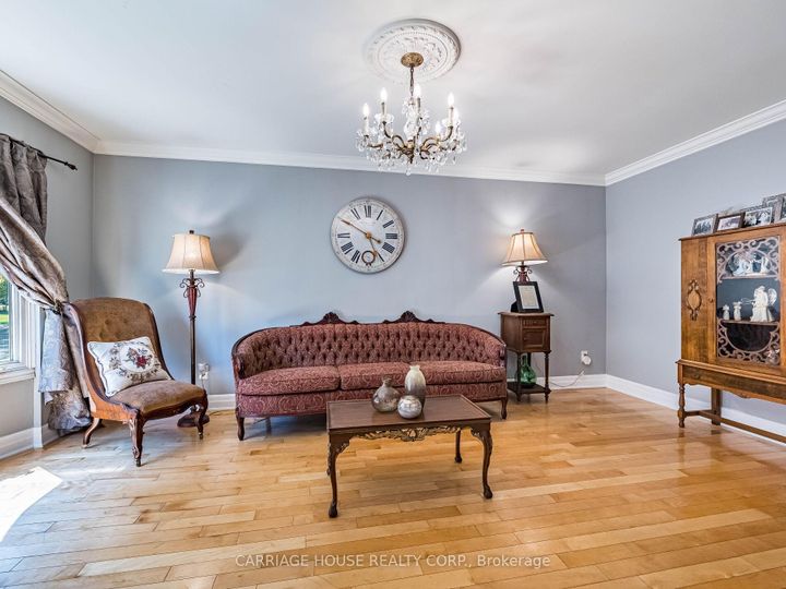 Photo 5 at 16 Stowe Court, Heart Lake West, Brampton