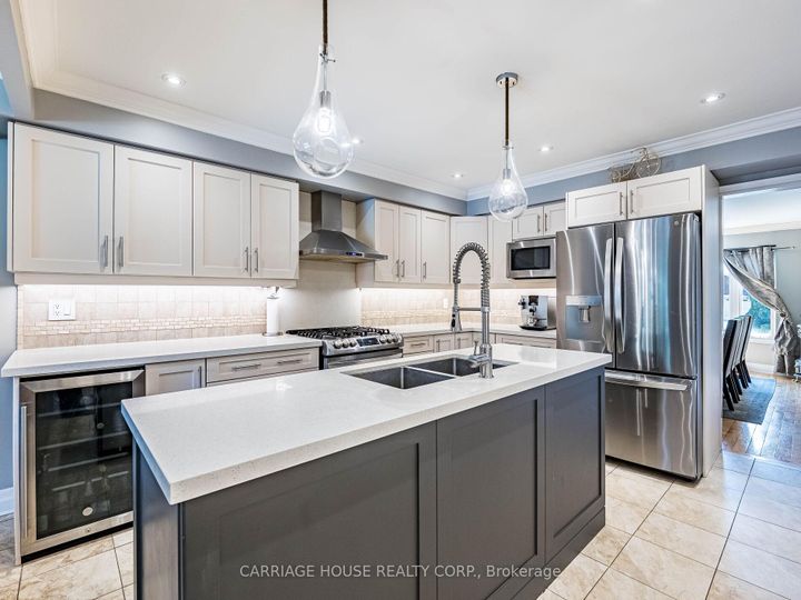 Photo 6 at 16 Stowe Court, Heart Lake West, Brampton