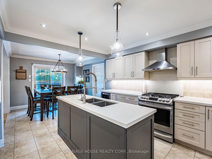 Photo 7 at 16 Stowe Court, Heart Lake West, Brampton