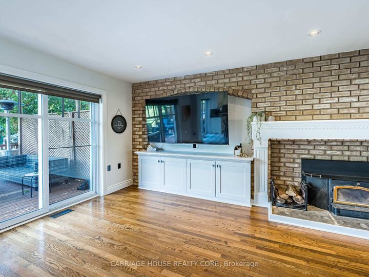 Photo 8 at 16 Stowe Court, Heart Lake West, Brampton