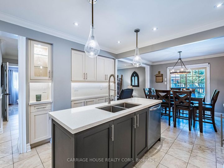 Photo 10 at 16 Stowe Court, Heart Lake West, Brampton