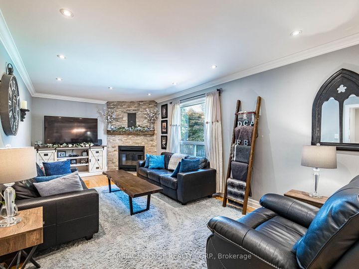 Photo 12 at 16 Stowe Court, Heart Lake West, Brampton