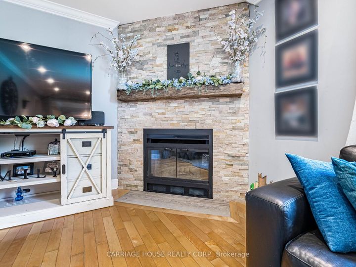 Photo 13 at 16 Stowe Court, Heart Lake West, Brampton