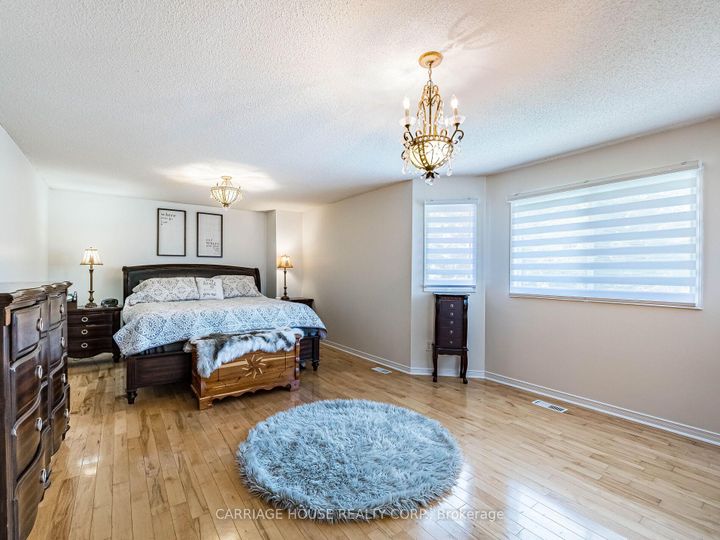 Photo 16 at 16 Stowe Court, Heart Lake West, Brampton