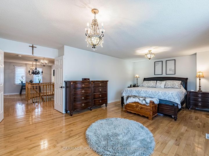 Photo 17 at 16 Stowe Court, Heart Lake West, Brampton