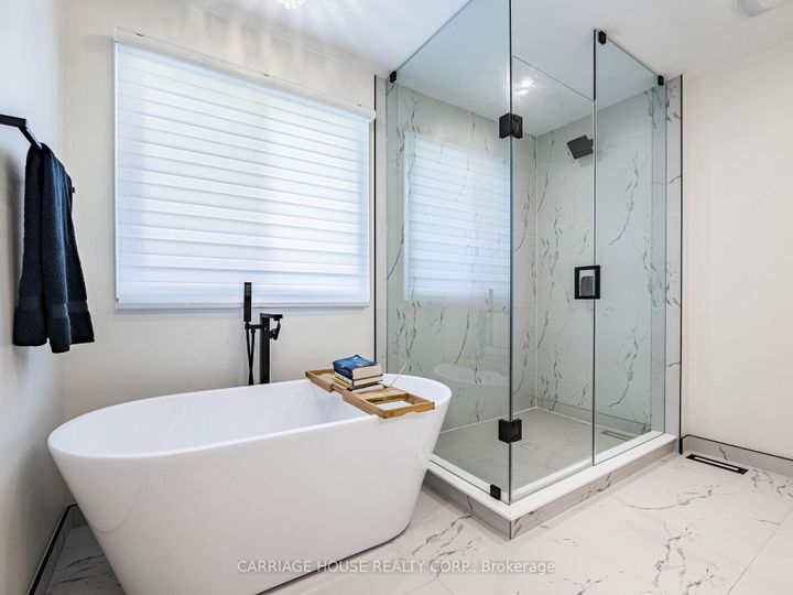 Photo 18 at 16 Stowe Court, Heart Lake West, Brampton