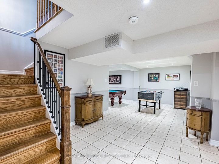 Photo 22 at 16 Stowe Court, Heart Lake West, Brampton