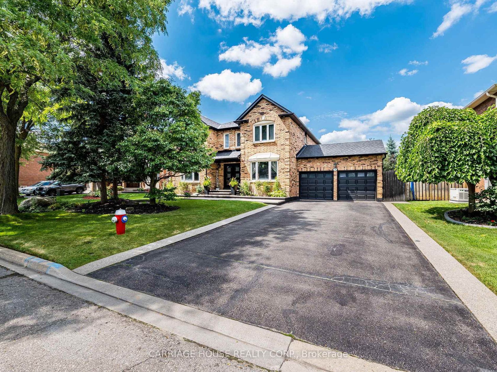 16 Stowe Court, Heart Lake West, Brampton 2