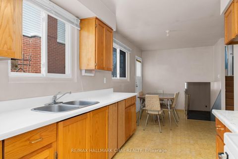 Photo 4 at 31 Springdale Drive, Cundles East, Barrie