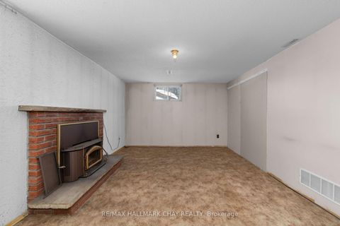 Photo 24 at 31 Springdale Drive, Cundles East, Barrie