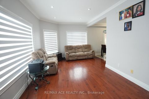 Photo 6 at 75 Grace Street, Eglinton East, Toronto