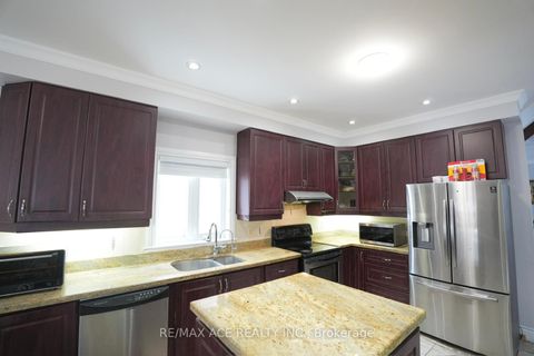 Photo 9 at 75 Grace Street, Eglinton East, Toronto