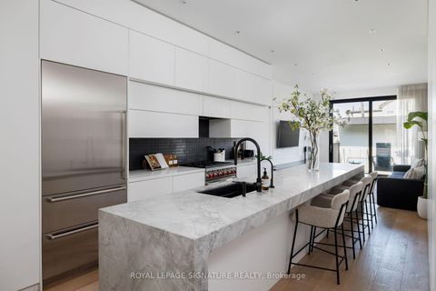 Photo 12 at 17 Lakeview Avenue, Bellwoods, Toronto