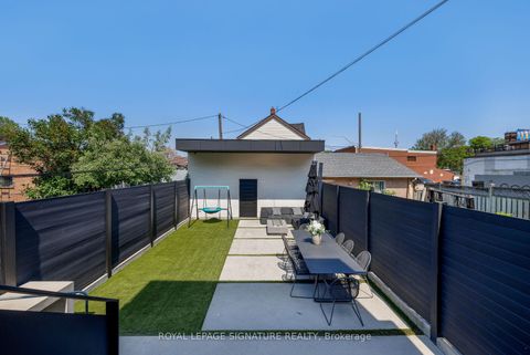 Photo 19 at 17 Lakeview Avenue, Bellwoods, Toronto