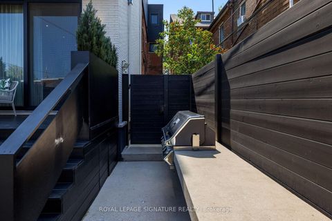 Photo 20 at 17 Lakeview Avenue, Bellwoods, Toronto