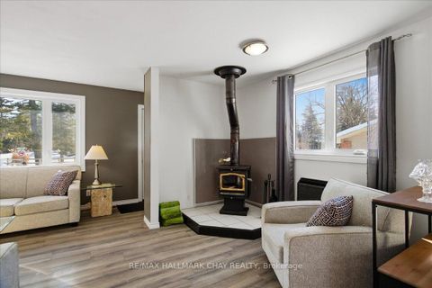 Photo 5 at 734 Roberts Road, Alcona, Innisfil