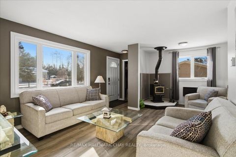 Photo 7 at 734 Roberts Road, Alcona, Innisfil