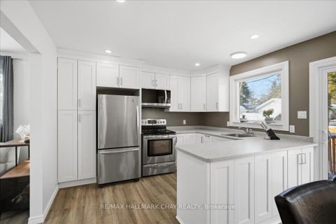 Photo 9 at 734 Roberts Road, Alcona, Innisfil