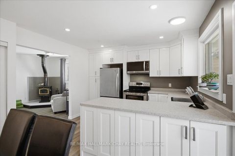 Photo 10 at 734 Roberts Road, Alcona, Innisfil