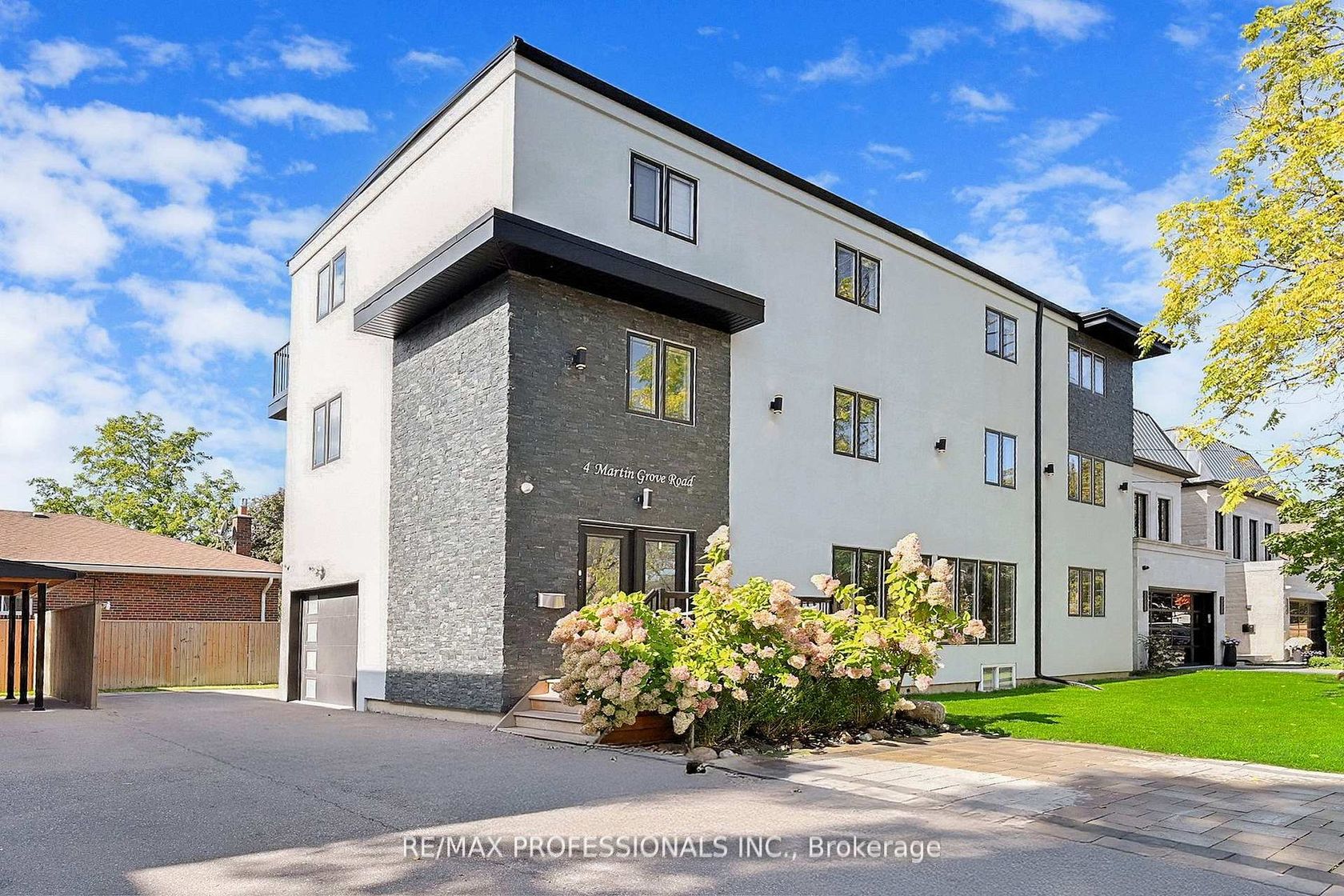 4 Martin Grove Road, City Centre West, Toronto photo 9