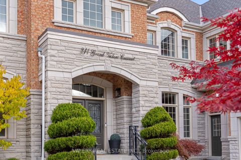 Photo 3 at 211 Grand Vellore Crescent, Vellore Village, Vaughan